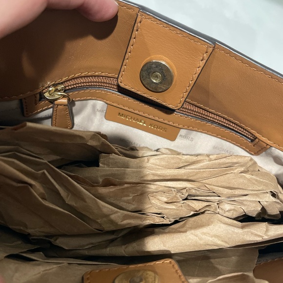 Michael Kors purse - Picture 5 of 7